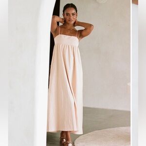 Sabo Skirt Azaria dress in tan medium/US size 6. Never been worn